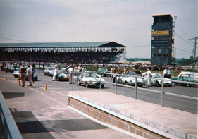 TVR Grantura (1960) - in Silverstone im Jahr 1960