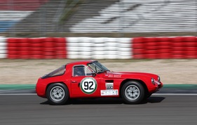 TVR Grantura (1965) - im Rennen R7 der Gentlemen Drivers am AvD Oldtimer Grand Prix 2013 (1965)