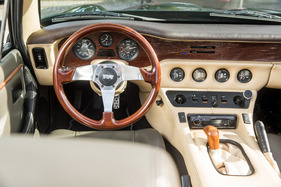 TVR S3C (1992) – nur mit Katalysator auch serienmässig mit Holz-Armmaturenbrett