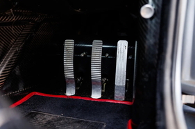 TVR T440R (2003) - No-Nonsense Pedalerie, auch sie entstand on Blackpool, nicht beim Zulieferer