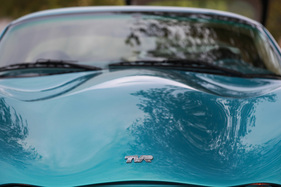 TVR Tuscan S Mk 2 (2005) - vielfach gewölbte Flächen, eine TVR-Spezialität