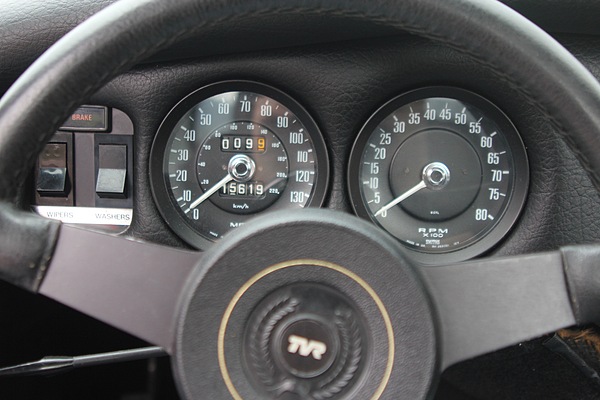 Tacho und Drehzahlmesser - TVR 2500M (1974)