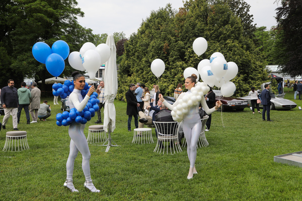 Tänzerische Darbietung im Park der Villa Erba - Concorso d'Eleganza Villa d'Este 2023