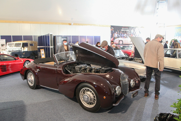 Talbot-Lago T120 Cabriolet by Graber (1936) - als Lot 126 anlässlich der Versteigerung Oldtimer Galerie Toffen in Gstaad vom 29. Dezember 2021