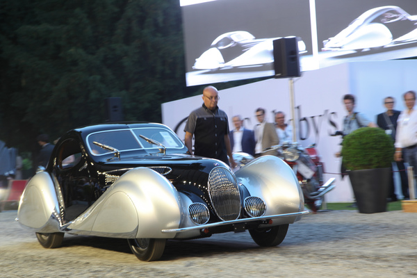 Talbot-Lago T150-C SS "Goutte d'Eau" Figoni et Falaschi (1937) - fährt vor zur Versteigerung - Lot 151 - RM/Sotheby's Villa Erba 2017