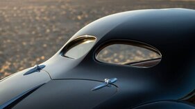 Talbot-Lago T150 C Spéciale Goutte d'Eau Figoni et Falaschi (1938) - Die geteilte Heckscheibe verleiht dem Talbot-Lago den Look eines Insekts