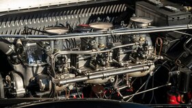 Talbot-Lago T150 C Spéciale Goutte d'Eau Figoni et Falaschi (1938) - Drei Vergaser helfen der Leistungsausbeute von etwas mehr als 160 PS