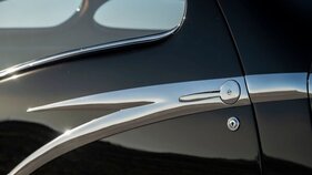 Talbot-Lago T150 C Spéciale Goutte d'Eau Figoni et Falaschi (1938) - Gegabelte Zierleiste nach dem Geschmack des Erstbesitzers