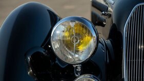 Talbot-Lago T150 C Spéciale Goutte d'Eau Figoni et Falaschi (1938) - Gelbes Licht war in Frankreich in den 1930er-Jahren zur Pflicht geworden und blieb es bis 1994