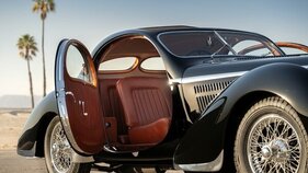 Talbot-Lago T150 C Spéciale Goutte d'Eau Figoni et Falaschi (1938) - Hinten angeschlagene Tür im Stil der Zeit