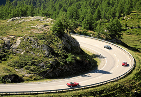 Talfahrt vom Bernina hinunter - British Classic Car Meeting St. Moritz 2015 Talfahrt vom Bernina hinunter - British Classic Car Meeting St. Moritz 2015