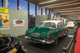 Tatra 603 (1956) - moderner, aber nicht mehr so windschnittig - Teil der Tatra-Sonderschau - Rétromobile Paris 2020