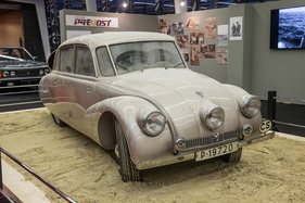 Tatra 87 (1937) - Windei für die Wüste, Teil der Tatra-Sonderschau - Rétromobile Paris 2020
