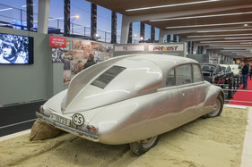 Bild Tatra 87 (1937) - auch in der Wüste erfolgreich, Teil der Tatra-Sonderschau - Rétromobile Paris 2020