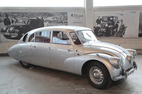 Tatra T87 (1939) - der Aerodynamische aus dem Osten - seltener Gast am Gotthard - Ausstellung "Gotthard" im Pantheon 2016
