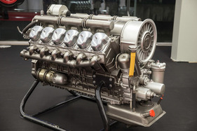 Tatra V12 (1990) - V12-Motor für Lastwagen - Teil der Tatra-Sonderschau - Rétromobile Paris 2020