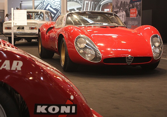 Techno Classica 2011 - Alfa Romeo 33 Stradale (Prototyp) am Alfa Romeo Stand - interessant ist, dass der Scheibenwischer nicht (mehr?) oben angeschlagen ist