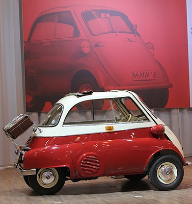 Bild: Techno Classica 2011 - BMW Isetta 250 Export von 1960 auf dem BMW-Stand