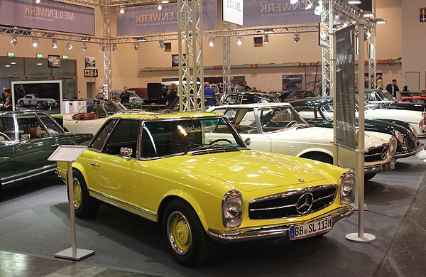 Techno Classica 2011 - Mercedes 280 SL in unterschiedlichen Farbgebungen