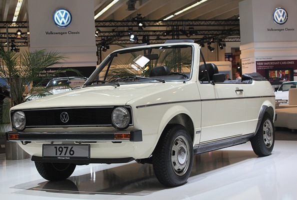 Techno Classica 2011 - VW Golf Cabrio von 1976 ohne Überrollbügel - ging so nicht in Serie