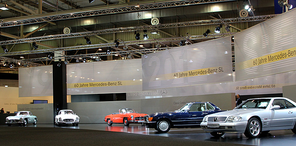 Techno Classica Essen 2012 - Impressionen - 60 Jahre Mercedes-Benz SL wird auf dem Mercedes-Stand grossräumig gefeiert