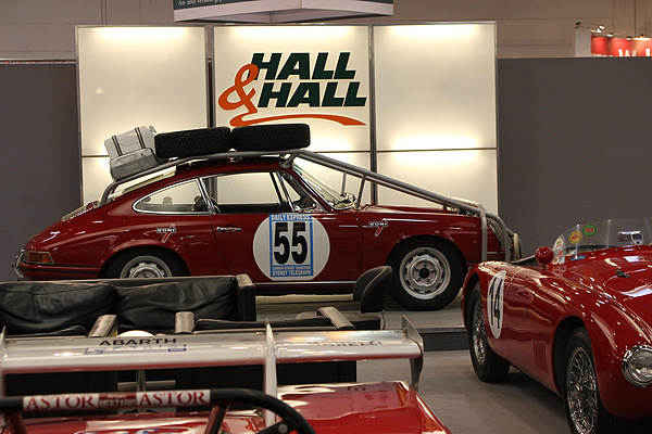 Techno Classica Essen 2012 - Impressionen - frühes Porsche-Rallye-Coupé bei Hall & Hall