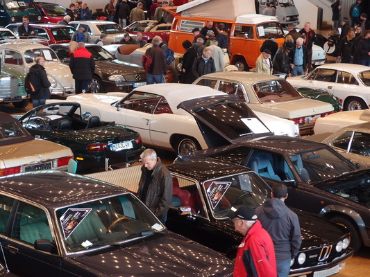 Image: Technorama Ulm - Whether spare parts, miniature models, literature or an entire car: every buyer will find something at Technorama Kassel!