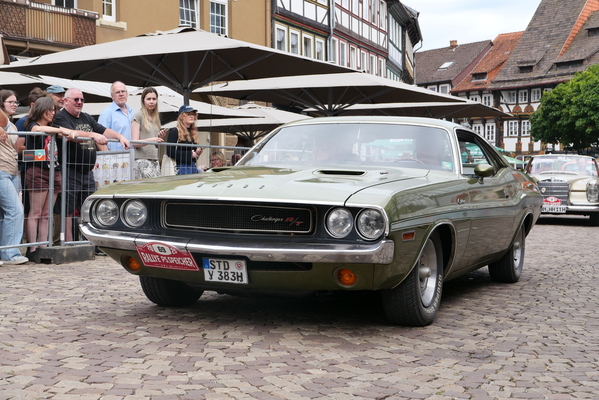 Teil der US-Autogeschichte: Dodge Challenger R/T von 1970 mit 6,3-Liter V8, ein typisches Muscle Car – Einbecker Oldtimertage 2025
