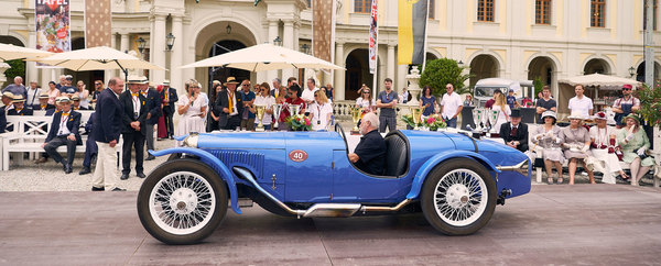 Bild: Teilnehmer während der Durchfahrt - Impressionen vom Tegernsee-Concours