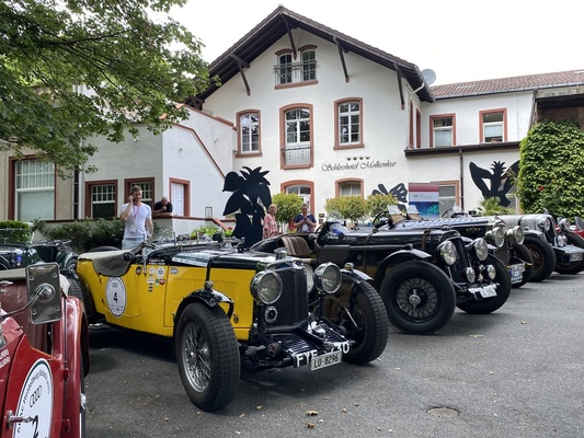 Image: Participating vehicles ready to go - ADAC Heidelberg Historic 2023