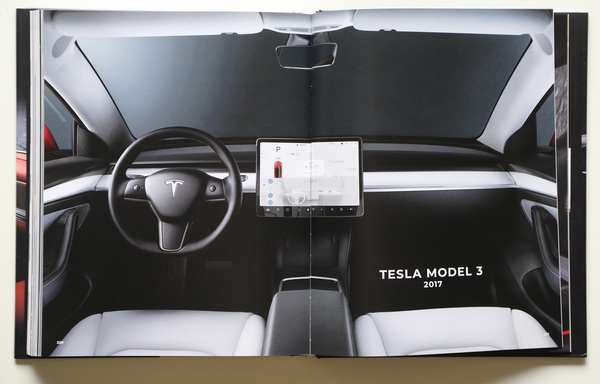 Tesla Model 3 - Buch "Art of Cockpit"
