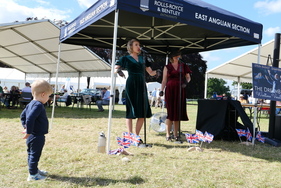 "The Dreambelles" geben Swing und andere Kunst aus den '40er-Jahren zum Besten. Gute Unterhaltung!