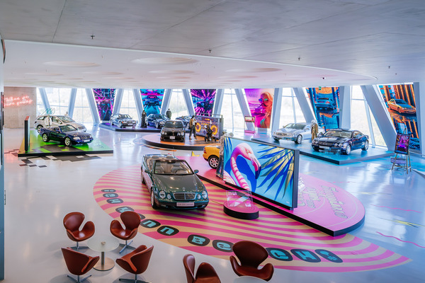 Bild: Themeninsel "Easy Life" und "Feinsinn" – Sonderausstellung "Youngtimer" im Mercedes-Benz Museum
