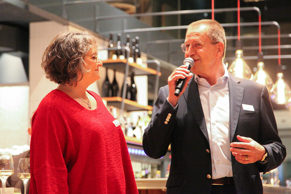 Thomas Meister und seine Frau als Initiatoren der Autohalle Andelfingen