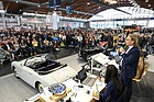 Bild: Till Rosenkranz bei der Versteigerung - Motorworld Classics Bodensee 2019
