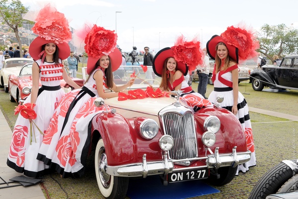 Ton in Ton - Riley der Nachkriegszeit und die Blumenmädchen - Madeira’s Classic Motor Exhibition Funchal 2016