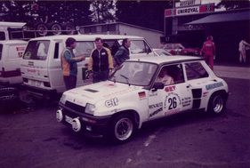 Tour d'Europe 1981 - Renault 5 Turbo von Hans Ky und Heinz Kieslich - in der Mitte sieht man Thomas Mager