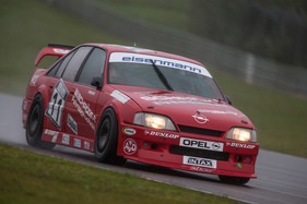 Tourenwagen Classics 2017 - Opel Astra STW (1994) am Steuer ist Volker Strycek