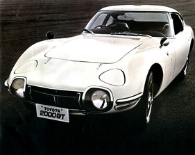 Toyota 2000 GT (1968) - Ansicht von vorne - Abbildung in japanischem Verkaufsprospekt 1968