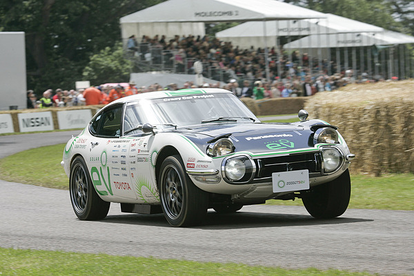 Toyota 2000 GT (1968) - jetzt in elektrifizierter Form am Berg von Goodwood - Goodwood Festival of Speed 2012