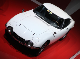 Wenig aber feiner Sinn für Tradition am Genfer Automobilsalon 2012