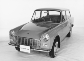 Toyota 700 (1964) – Exportmodell mit aufgerundetem Hubraum als Namen Toyota 700 (1964) – Exportmodell mit aufgerundetem Hubraum als Namen