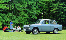 Toyota 700 Sedan (1965) – mach mal Pause ... mit Coca-Cola