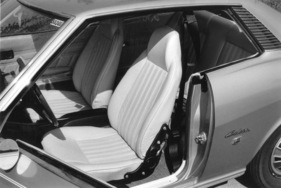 Toyota Celica 1600 ST (1971) - breite Vordersitze mit nicht allzugrossem Seitenhalt