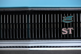 Toyota Celica 1600 ST (1972) - das Celica-Symbol auf dem Kühlergrill