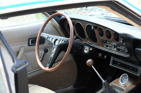 Toyota Celica 1600 ST (1972) - die Instrumente sitzen in tiefen Höhlen, blenden dafür aber auch nicht