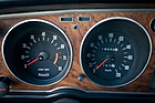 Toyota Celica 1600 ST (1972) - sehr gut ablesbare Hauptinstrumente, roter Bereich erst bei 6500 U/min