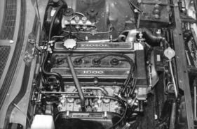 Toyota Celica GT (1973) - Reihenvierzylinder mit zwei obenliegenden Nockenwellen