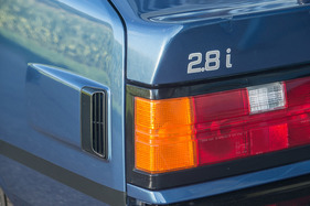 Toyota Celica Supra 2.8i (1983) - Hubraumangabe auf dem Heck