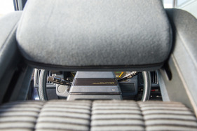 Toyota Celica Supra 2.8i (1983) - Kopfstützen aussen befestigt